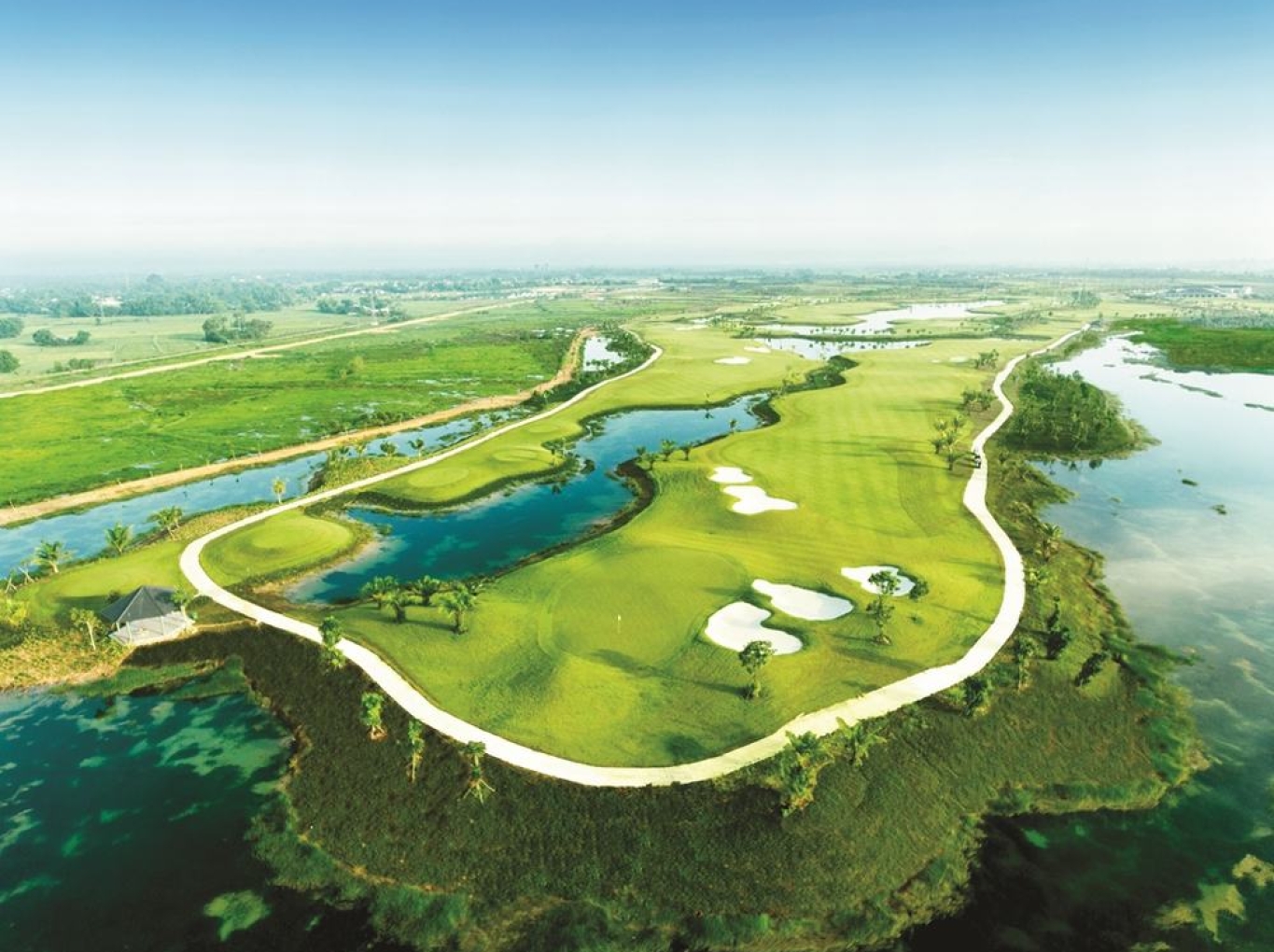WEST LAKES GOLF & VILLAS